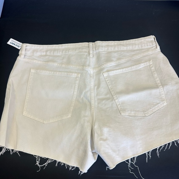 Old Navy Women's Tan Shorts <<<<<54>>>>> - Picture 5 of 6